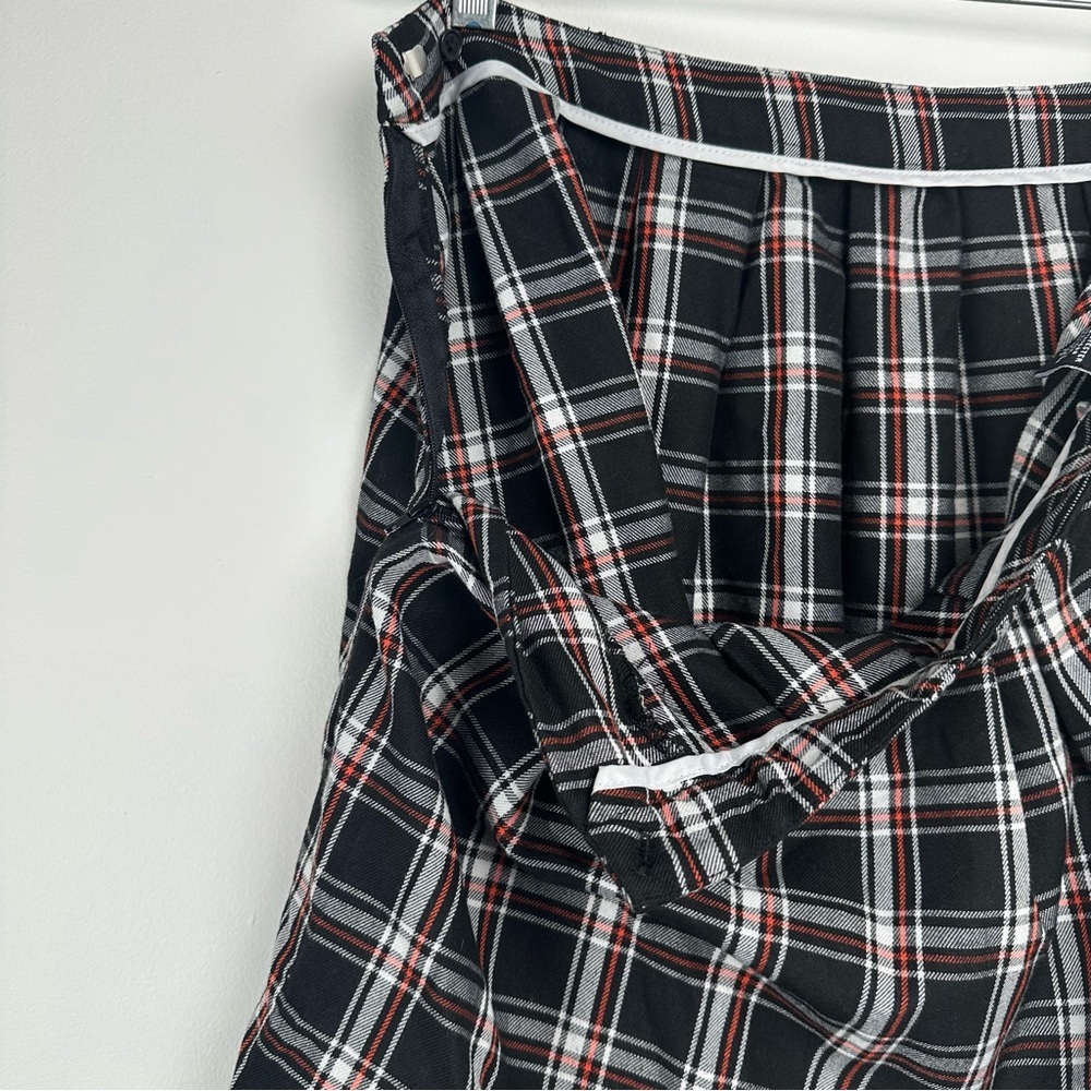 Hot Topic Tiered Mini Skirt Plus Size 2X Black Red Plaid Goth Grunge‎ Emo Punk - Picture 6 of 8